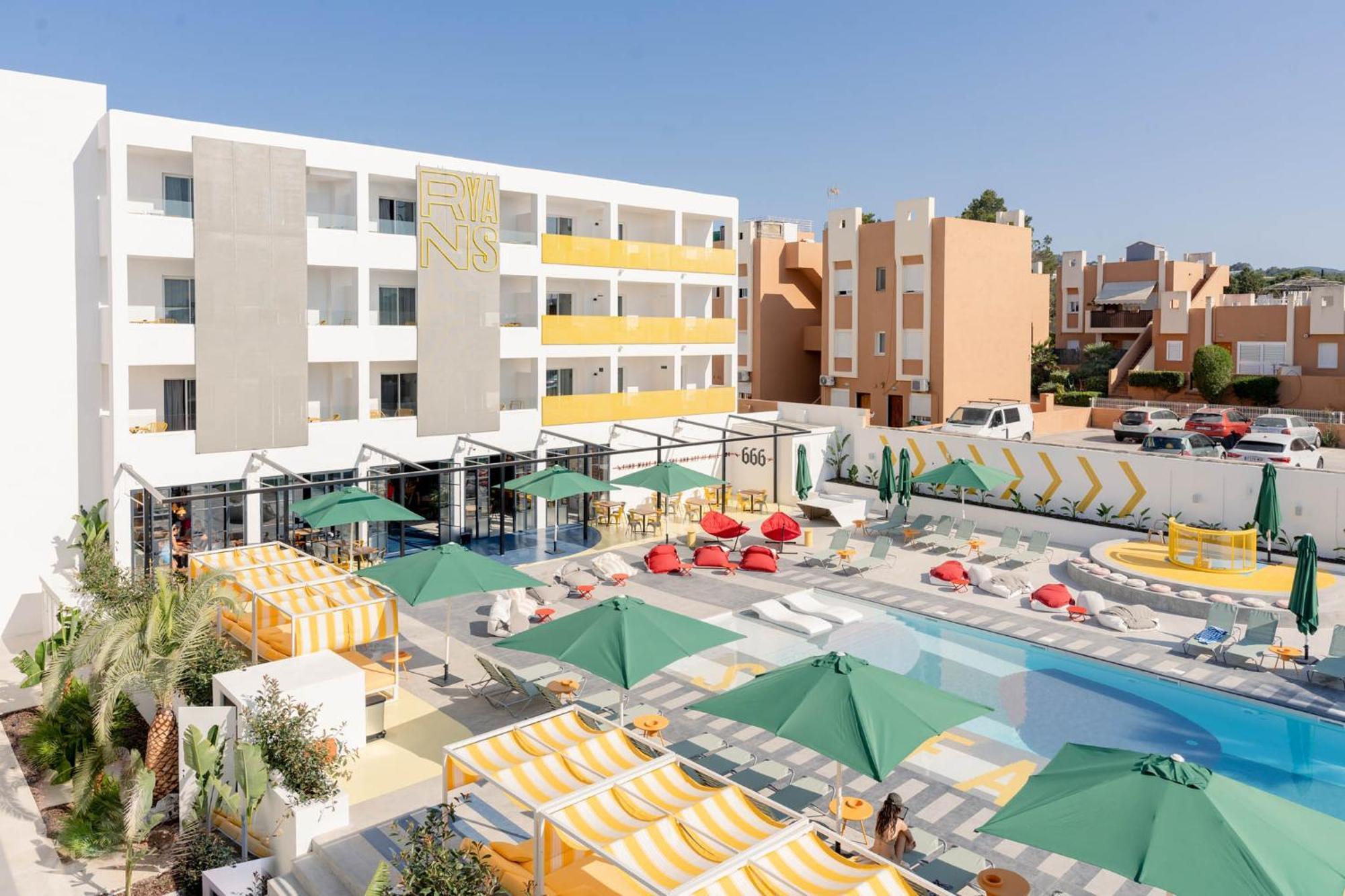 Ryans Lolas - Adults Only Sant Antoni de Portmany Zewnętrze zdjęcie